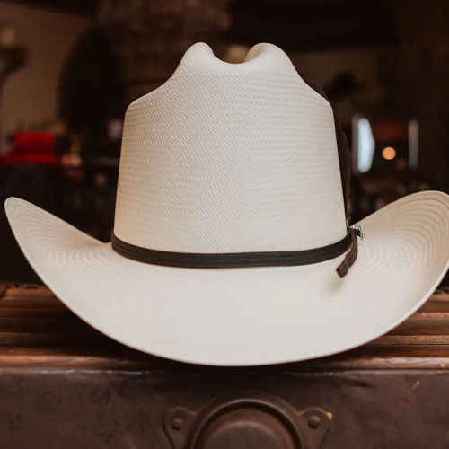 Noche de norteño bajo tierra